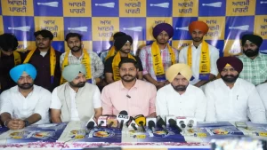 दर्जनों Young Leaders ने Akali Dal छोड़ा, Aam Aadmi Party में हुए शामिल; शैरी Kalsi बोले – ‘यहां सिर्फ मेहनत की कद्र होती है’