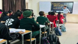 मान सरकार की शिक्षा क्रांति: सरकारी स्कूलों के 1700+ छात्रों को IIT, NIT और AIIMS की निःशुल्क तैयारी