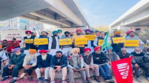 भारत-अमेरिका व्यापार समझौते के खिलाफ ‘AAP’ का पंजाब भर में जोरदार प्रदर्शन, केंद्र पर देश के हितों को बेचने का लगाया आरोप