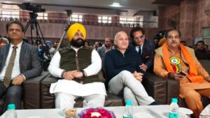 हरजोत सिंह बैंस और मनीष सिसोदिया ने वैदिक शिक्षा से बच्चों का भविष्य संवारने का दिया संदेश