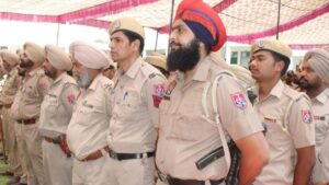 पंजाब पुलिस में 3298 कर्मचारियों की होगी भर्ती:10 मार्च से ऑनलाइन प्रोसेस शुरू होगा, कंट्रोल रूम बना, हेल्पलाइन नंबर-क्यूआर कोड जारी